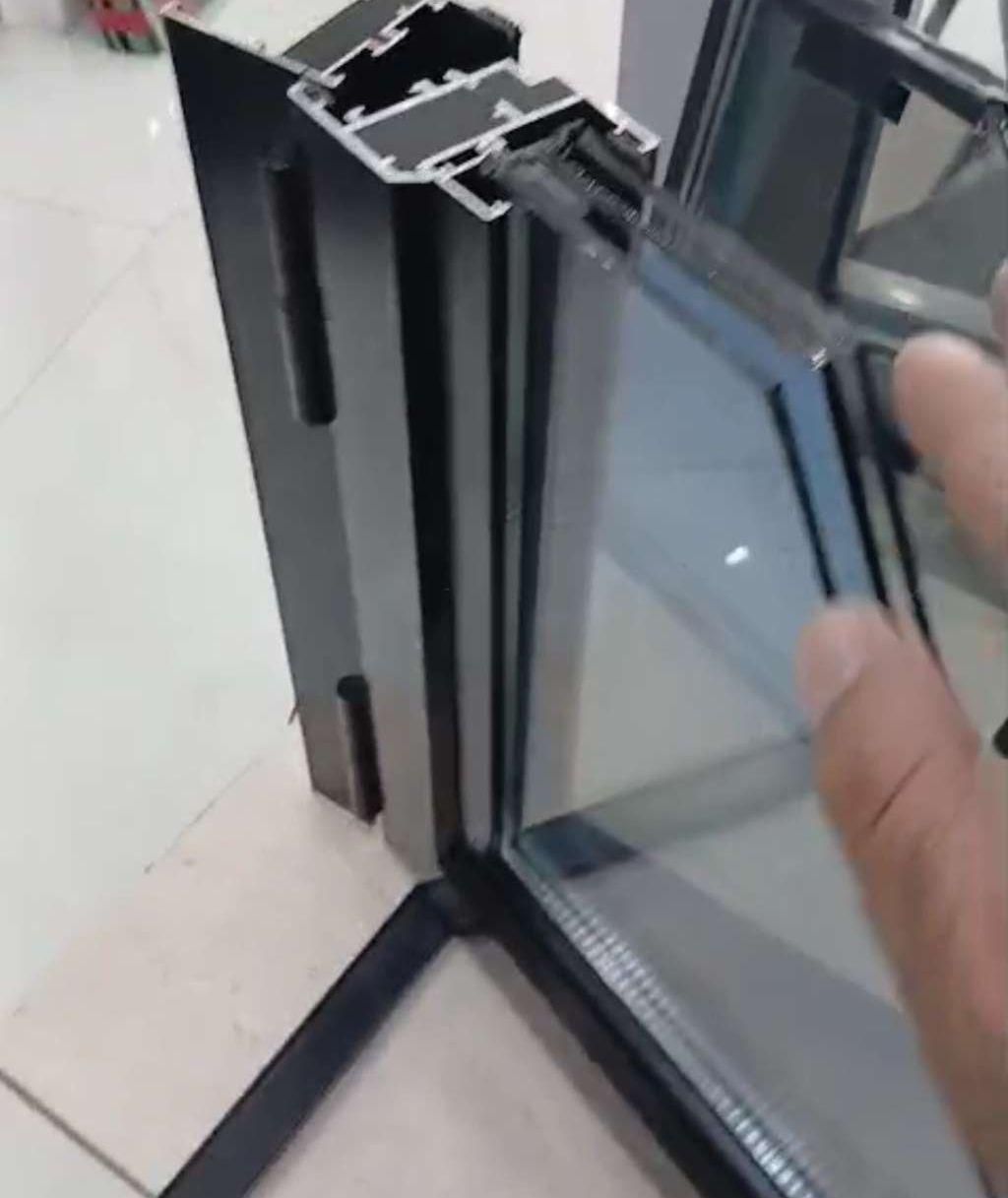 مطلوب بائع ومندوب