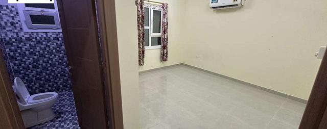 غرف وشقق للإيجار