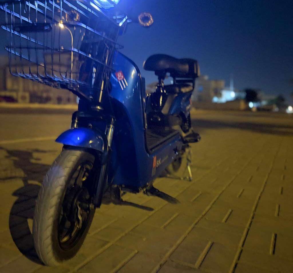 سكوتر كهربائي شبه